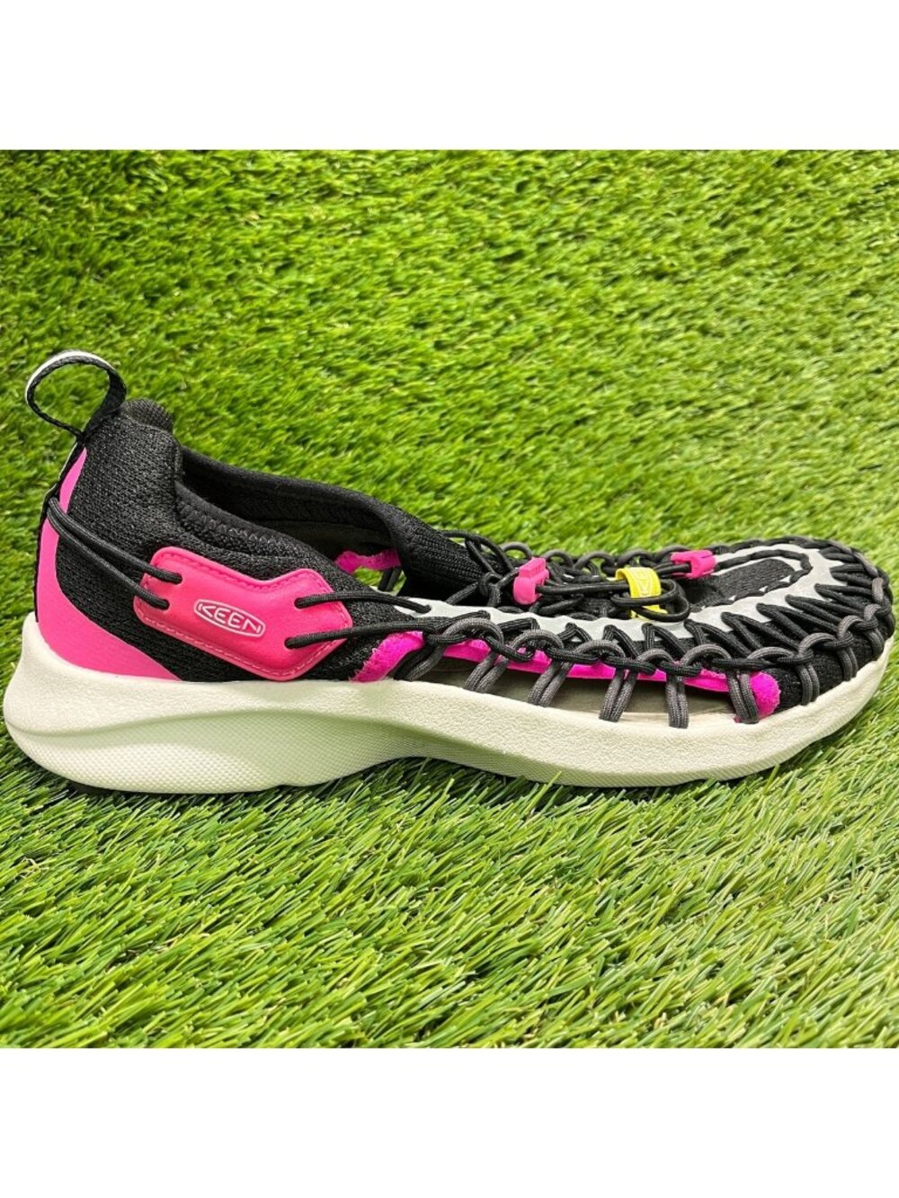 Keen Uneek SNK Womens Size 9 Black Pink White Athletic Walking Shoes Sneakers